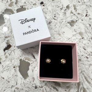 Pandora Disney The Little Mermaid Seashell
Stud Earrings